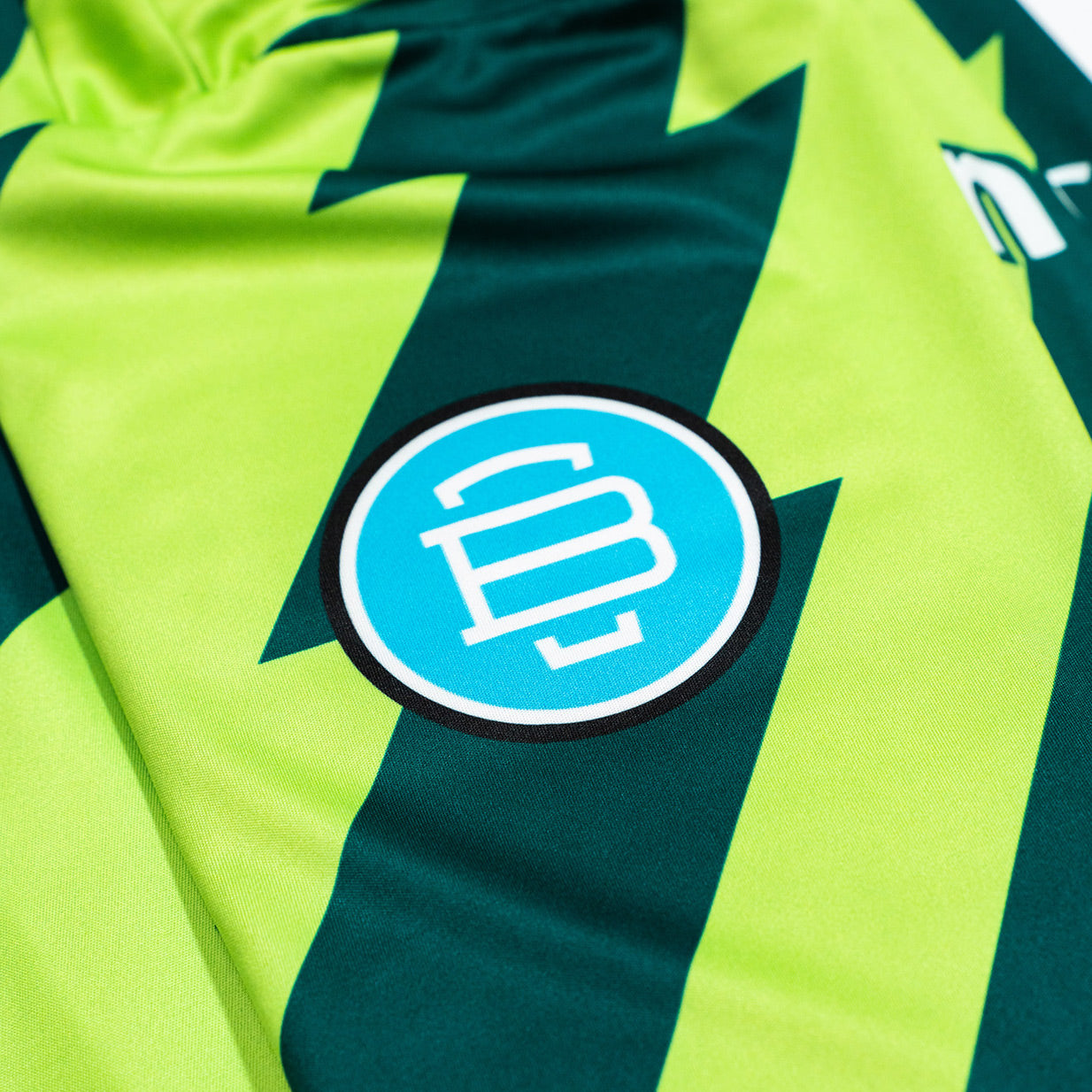 GVGV グリーン 光沢 シャツ The Electric Pine GK Kit – Vermont Green FC